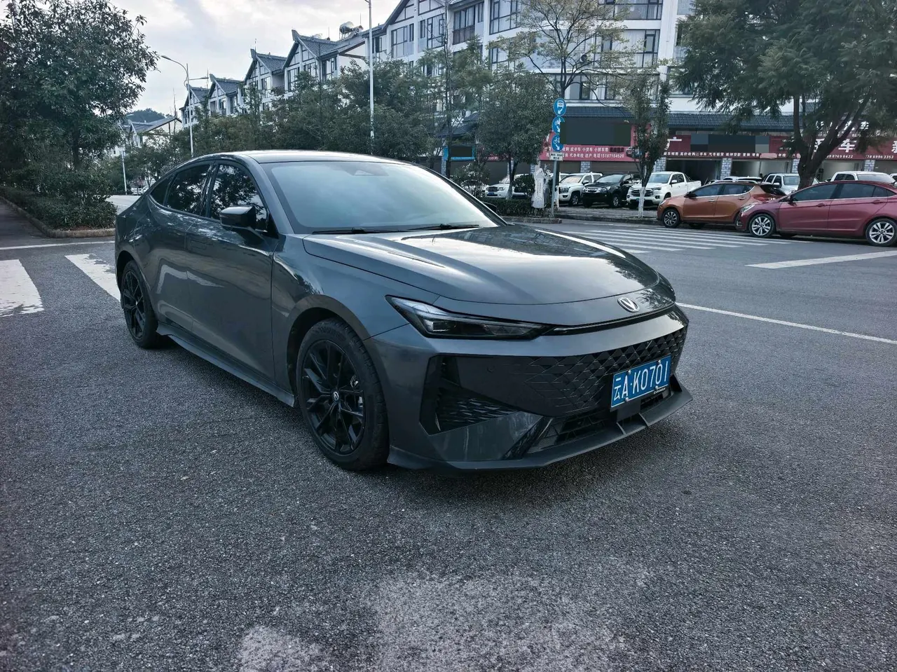 ChangAn 2024 UNI-V 1.5T Prestige Automatic 3