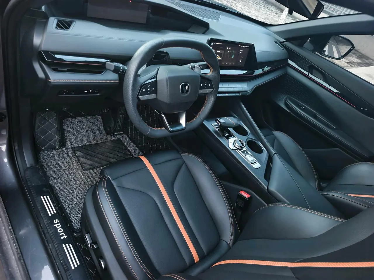 ChangAn 2024 UNI-V 1.5T Prestige Automatic 7
