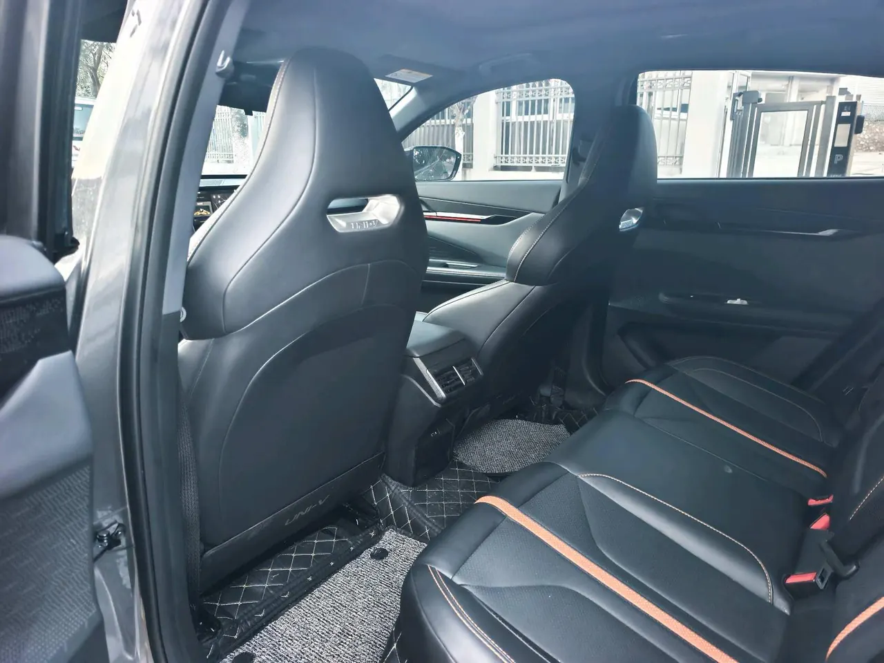ChangAn 2024 UNI-V 1.5T Prestige Automatic 8