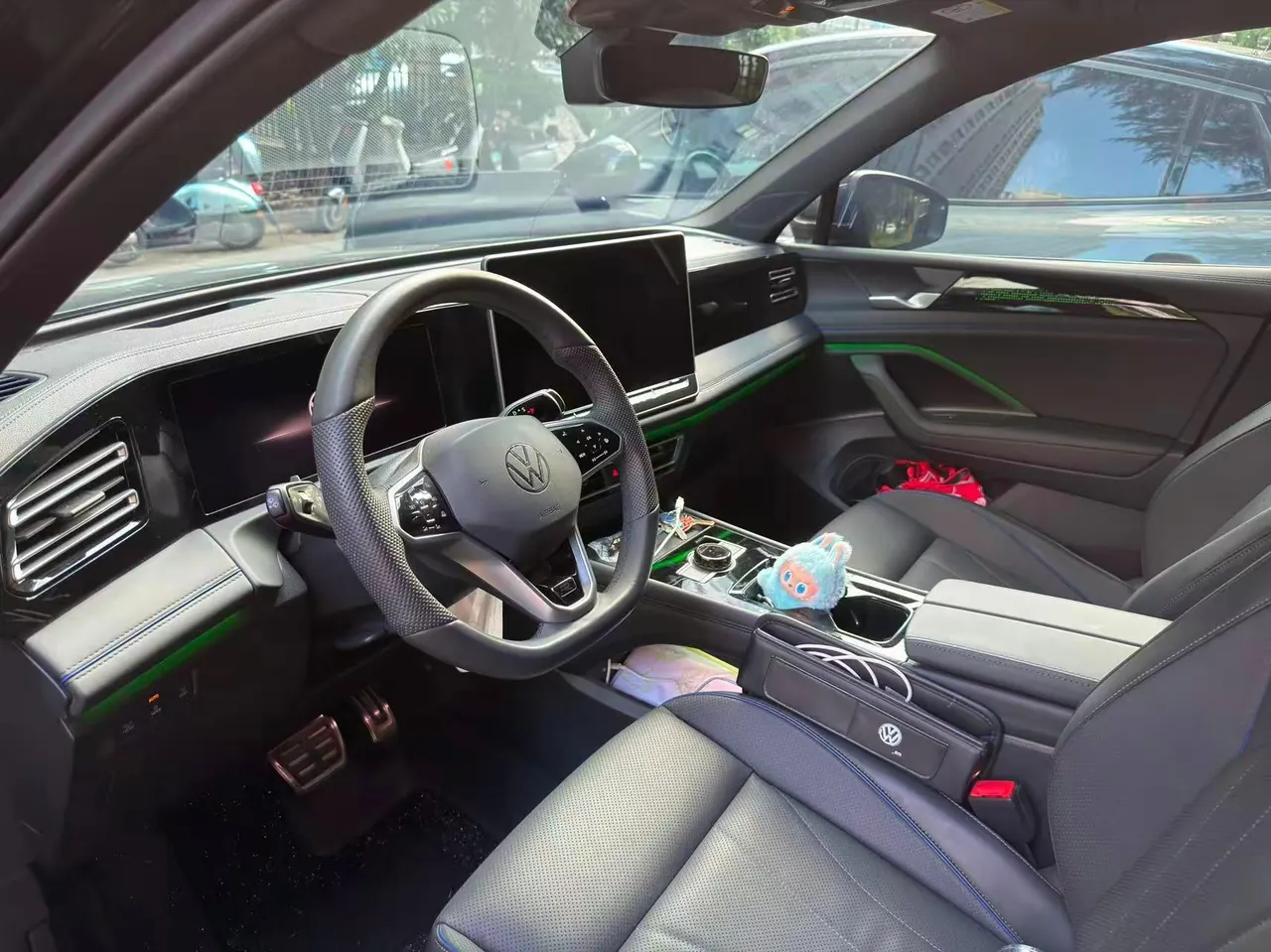 Volkswagen 2024 Tiguan L PRO 2.0TSI 330TSI Two-Drive R-Line Smart Collar Edition Automatic Gear 2
