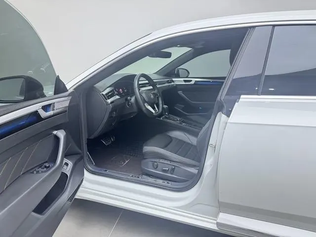 Volkswagen 2024 CC 2.0TSI 380TSI eye-catching automatic gear 4