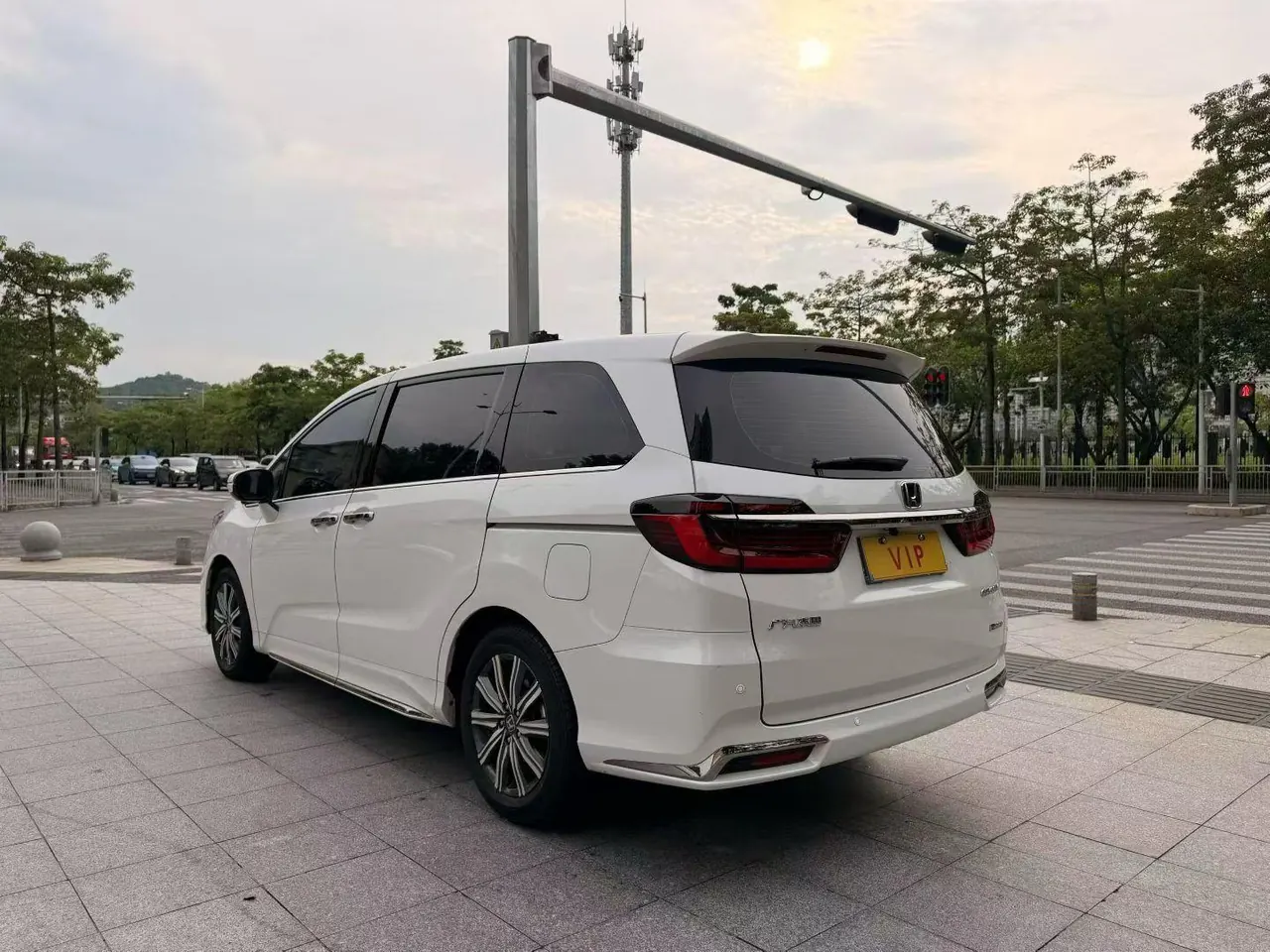 Honda 2024 Odyssey Hybrid 2.0 Stepless Sharp and Pleasant Edition Automatic Gear 4