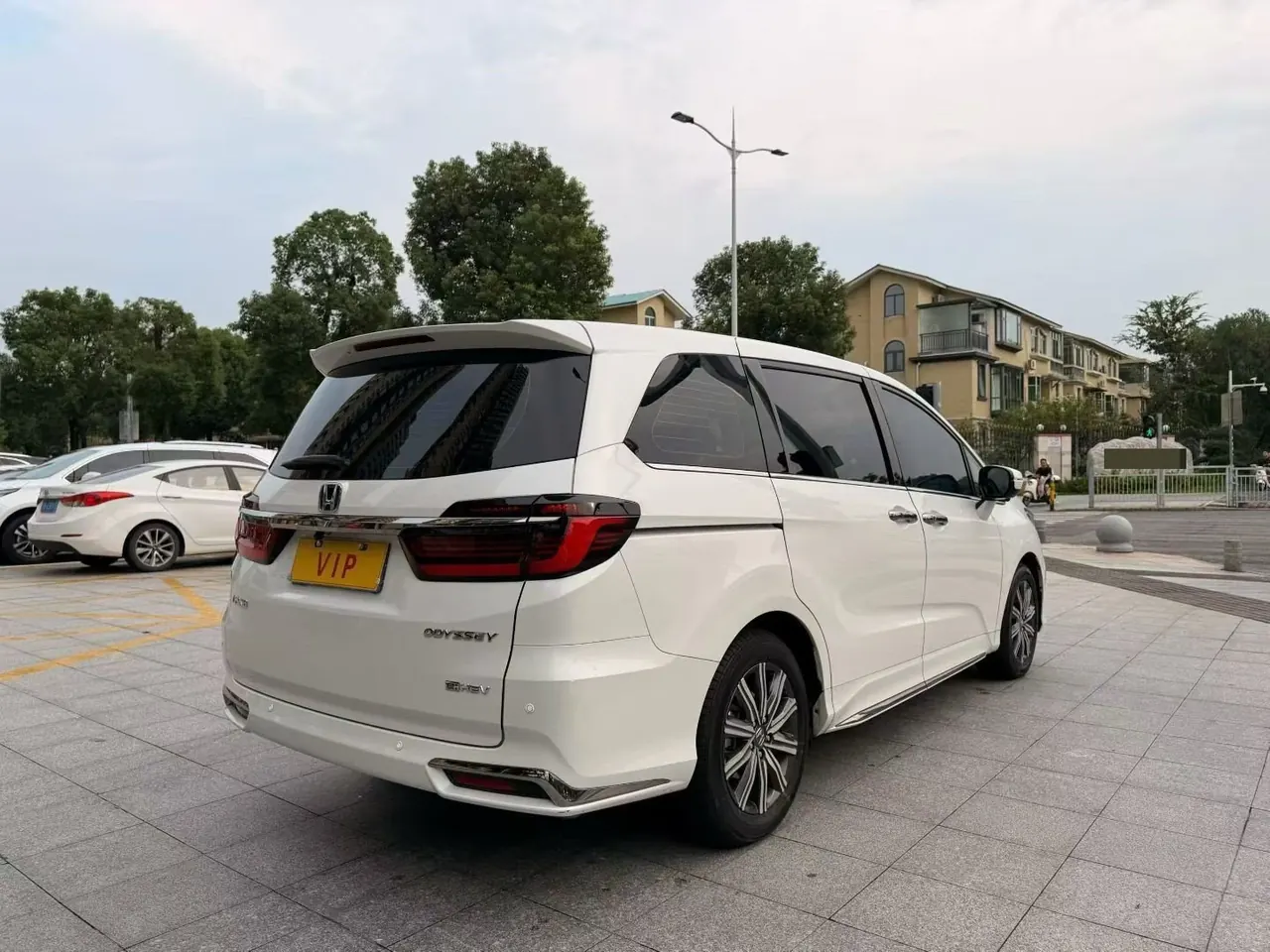 Honda 2024 Odyssey Hybrid 2.0 Stepless Sharp and Pleasant Edition Automatic Gear 6
