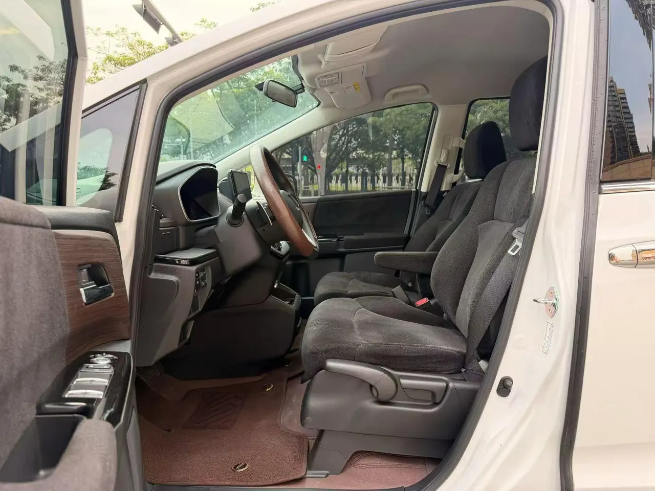 Honda 2024 Odyssey Hybrid 2.0 Stepless Sharp and Pleasant Edition Automatic Gear 7
