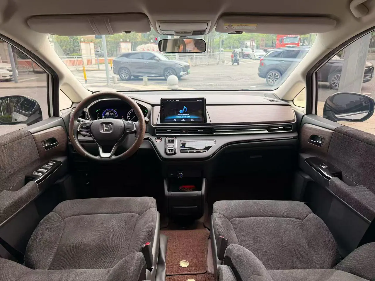 Honda 2024 Odyssey Hybrid 2.0 Stepless Sharp and Pleasant Edition Automatic Gear 9