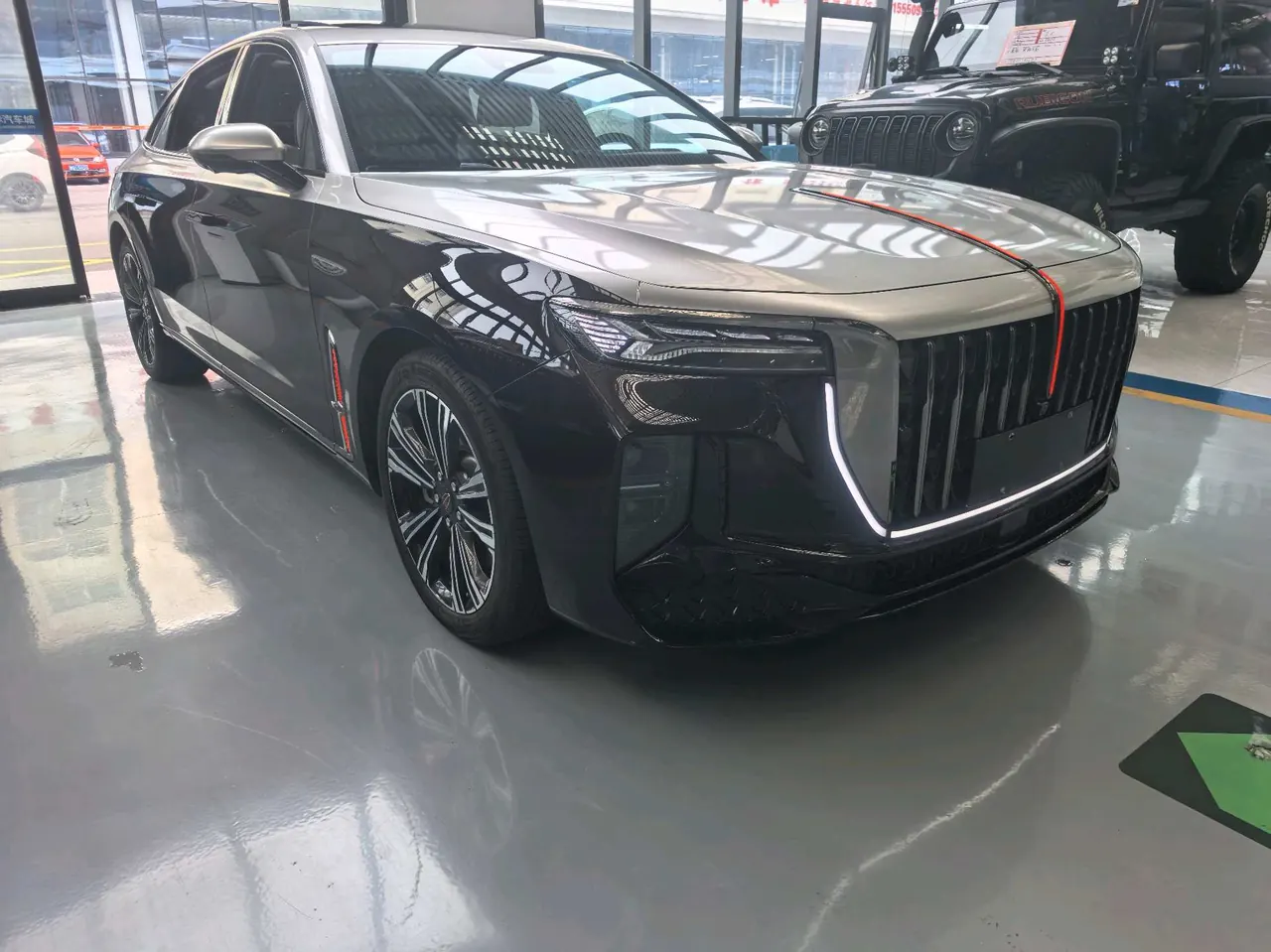 HongQi 2024 H9 48V 2.0T Flag Enjoy Private Fashion Edition Automatic Gear 2