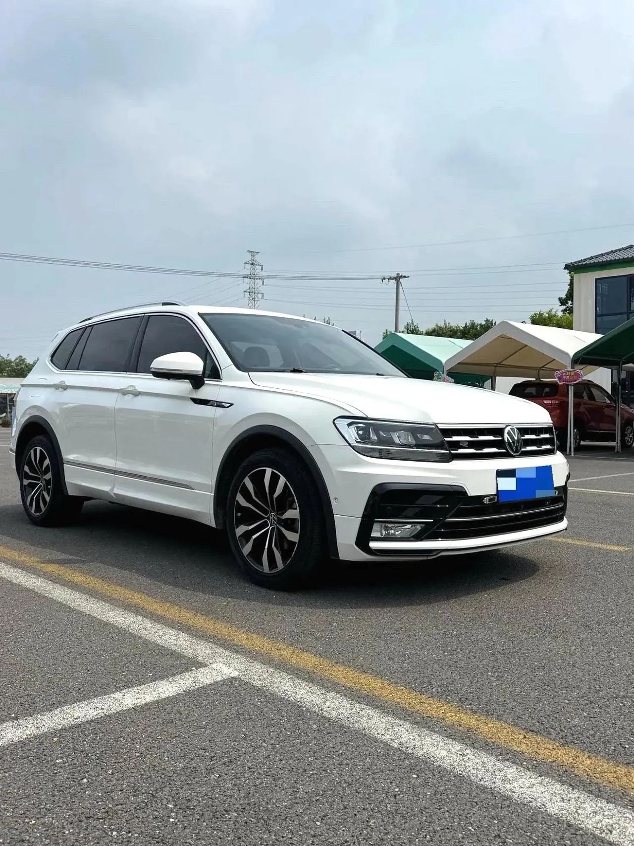 Volkswagen 2021 Tiguan L R-Line 2.0TSI 330TSI Two-Drive Overdrive Automatic Gear 2