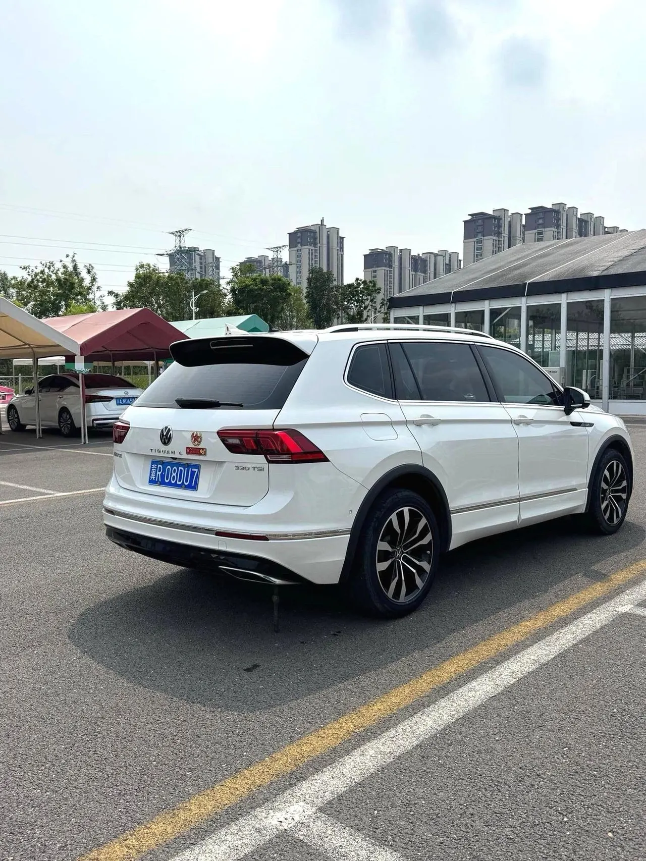 Volkswagen 2021 Tiguan L R-Line 2.0TSI 330TSI Two-Drive Overdrive Automatic Gear 4