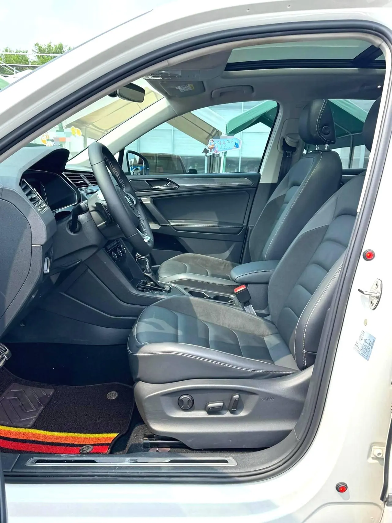 Volkswagen 2021 Tiguan L R-Line 2.0TSI 330TSI Two-Drive Overdrive Automatic Gear 6