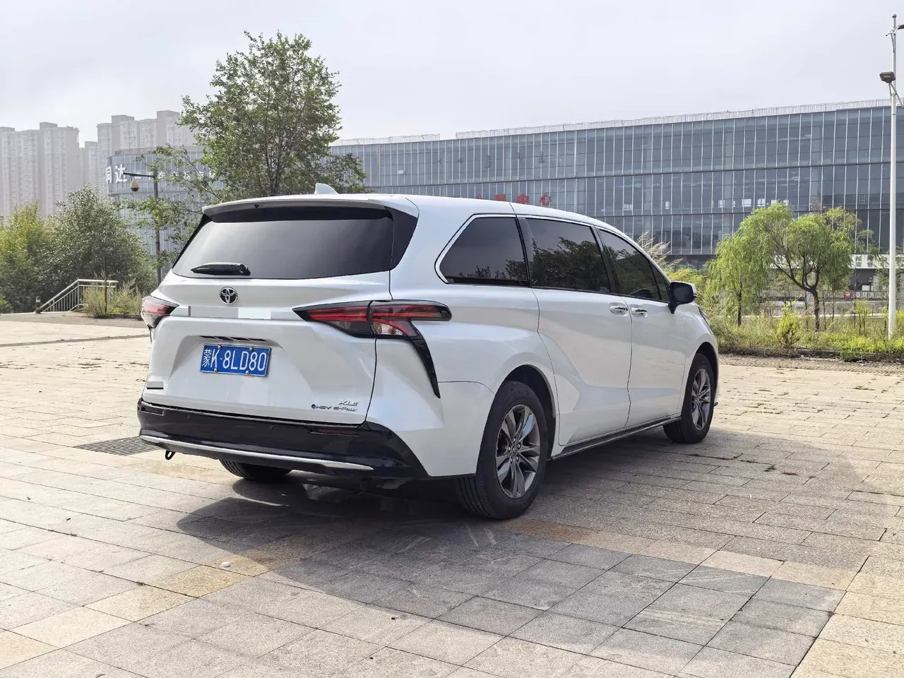 Toyota 2026 Sana 2.5 Stepless Four-wheel Drive Deluxe Edition Automatic Transmission 3