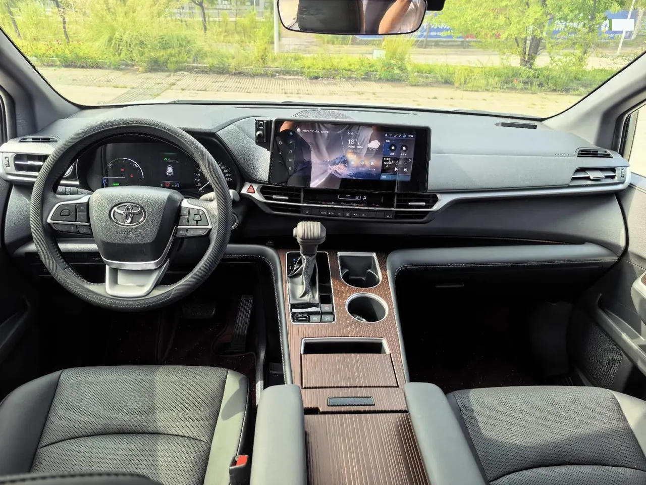 Toyota 2026 Sana 2.5 Stepless Four-wheel Drive Deluxe Edition Automatic Transmission 5