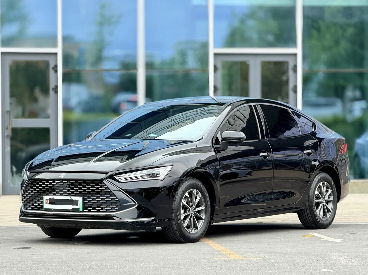 打开图片灯箱:BYD 2024 Qin PLUS DM-i 1.5 stepless glory version 55KM leading automatic gear