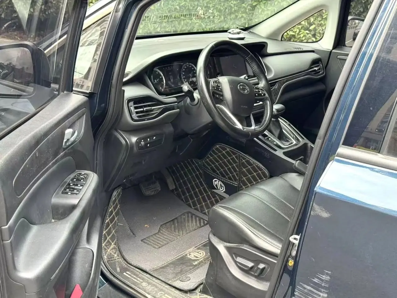 Chuanqi 2021 M6 1.5T 270T Premium Edition 7-seat Automatic Gear 5