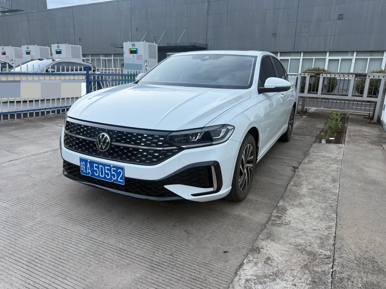 Open image lightbox: Volkswagen 2024 LaVida 1.5 Star 5 Million Edition Automatic Gear