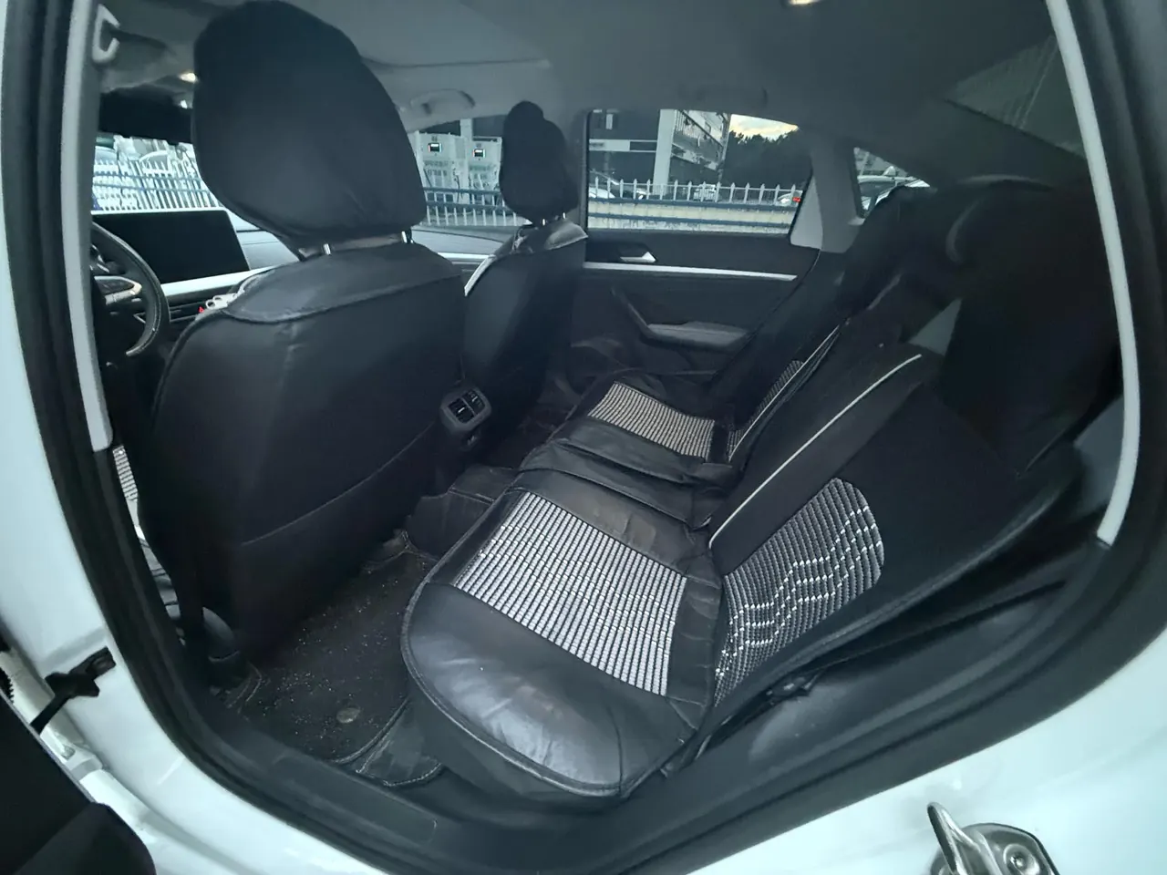Volkswagen 2024 LaVida 1.5 Star 5 Million Edition Automatic Gear 4