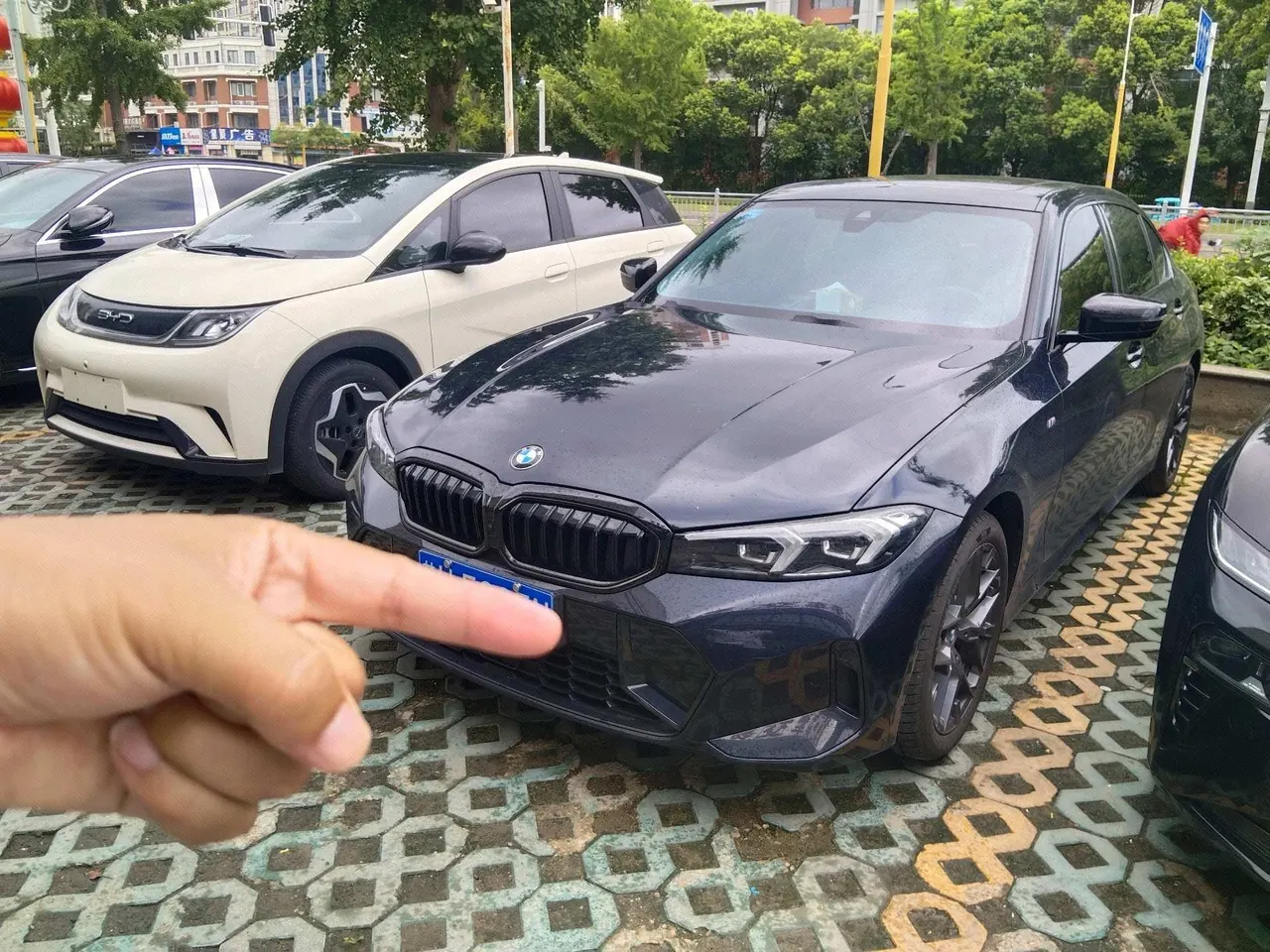 打开图片灯箱:BMW 3 Series 2026 330Li 2.0T M Sports Obsidian Night Suit Automatic Gear