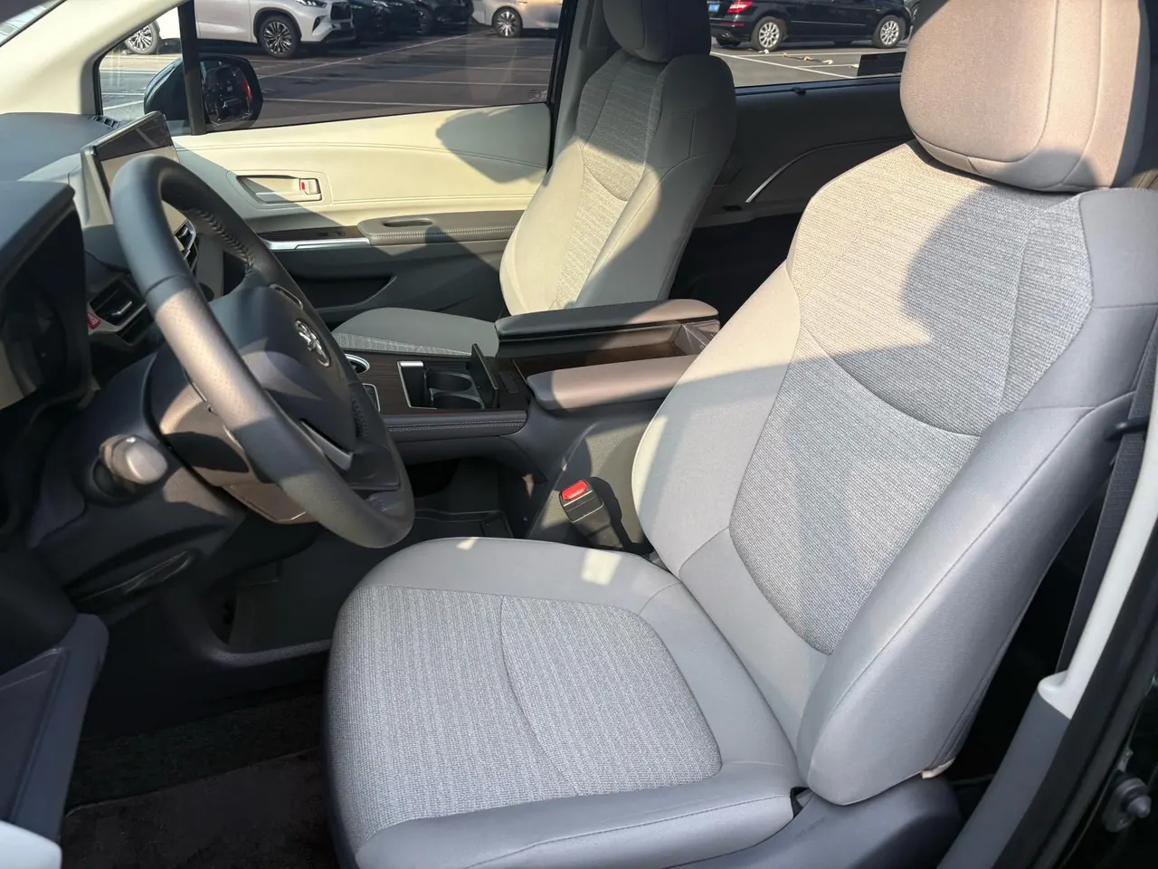 Toyota 2026 Sana 2.5 Stepless Two-Drive Comfort Edition Automatic Transmission 4