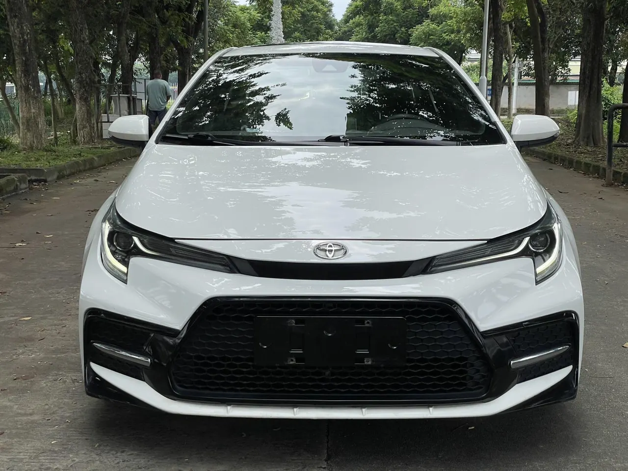 Toyota 2021 Lei Ling 1.2T Stepless 185T Sports Edition Automatic Gear 2