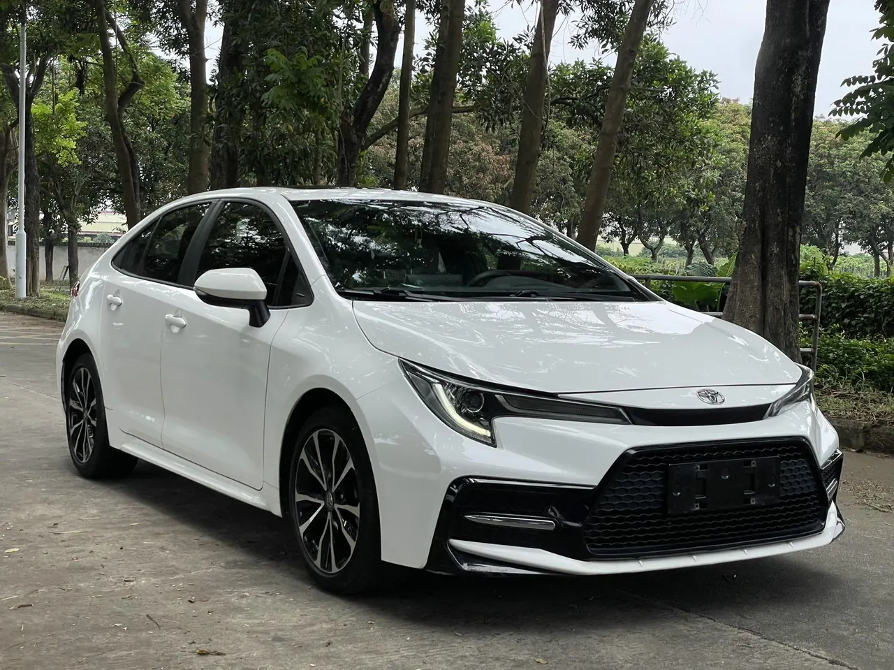Toyota 2021 Lei Ling 1.2T Stepless 185T Sports Edition Automatic Gear 3