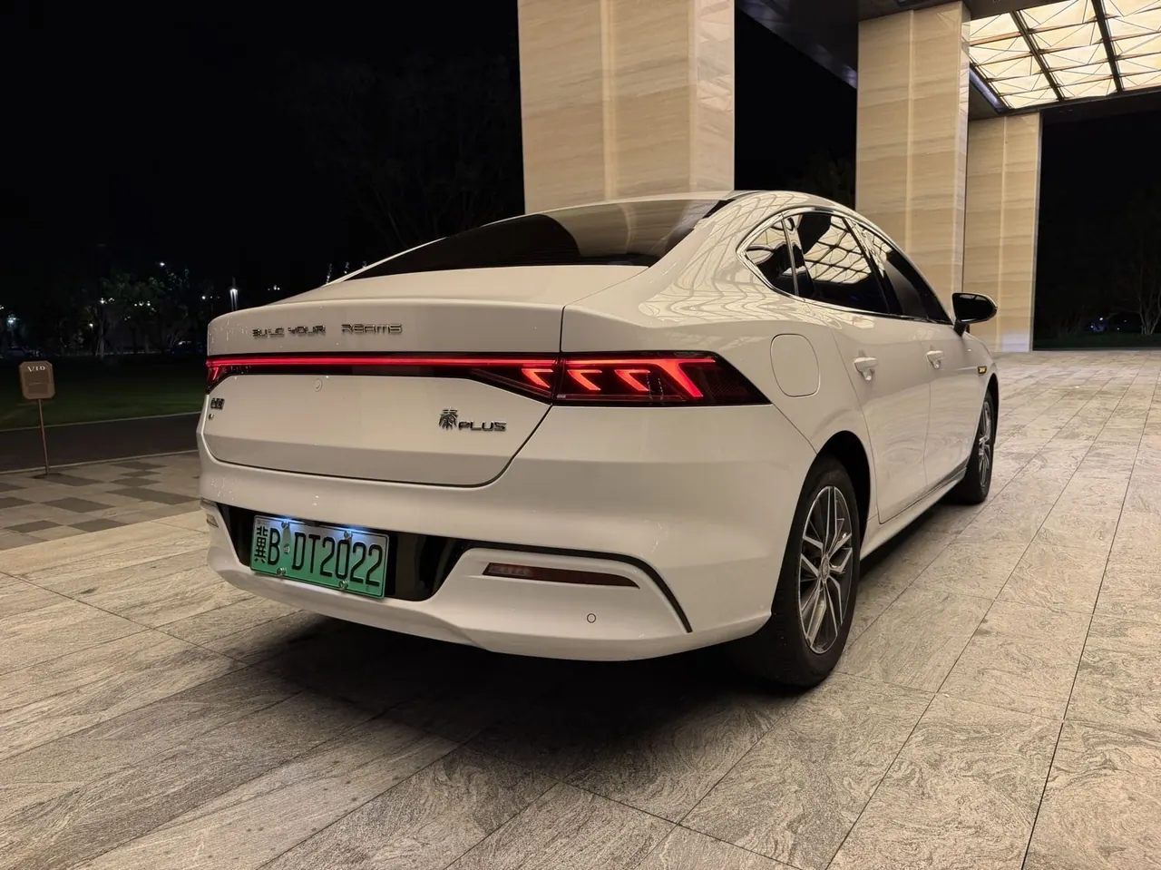 BYD 2021 Qin PLUS EV 500KM Luxury Automatic Gear 4
