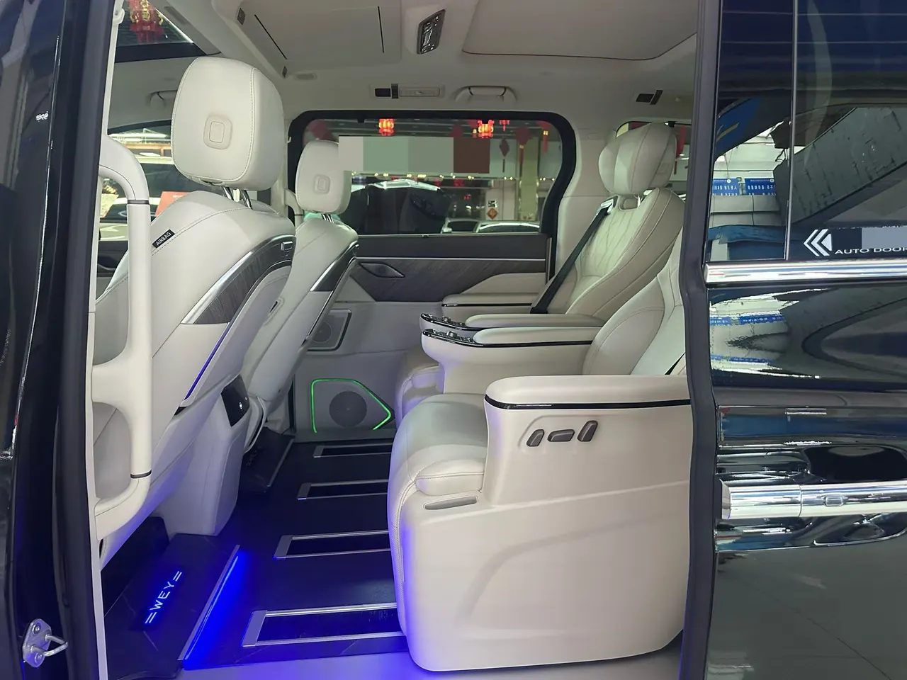 WEY 2025 VV7 Hi4 1.5T Four-Wheel-Drive Automatic Model 4