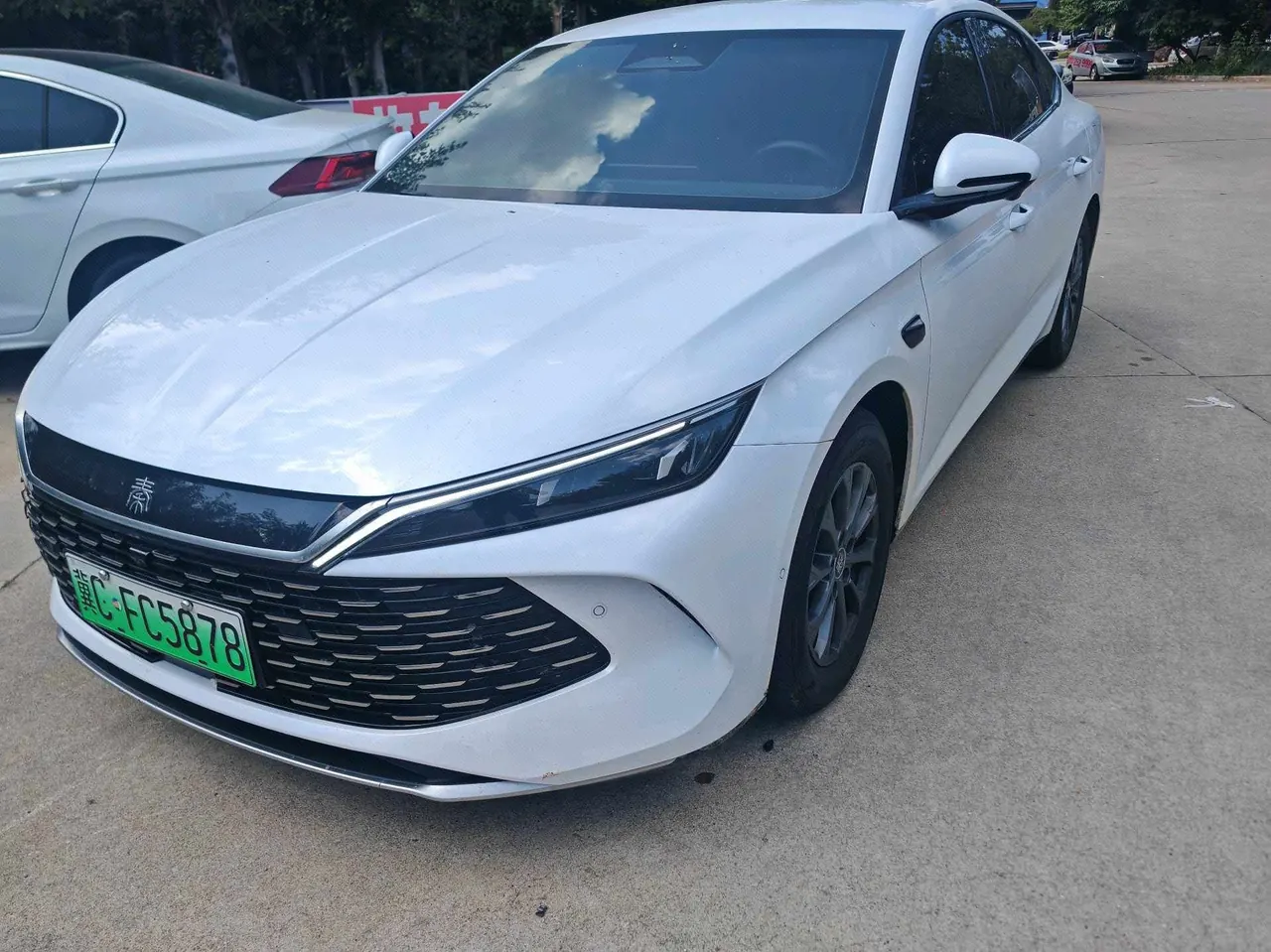 打开图片灯箱:BYD 2025 Qin L DM-i 1.5 stepless smart driving version 80KM leading automatic gear