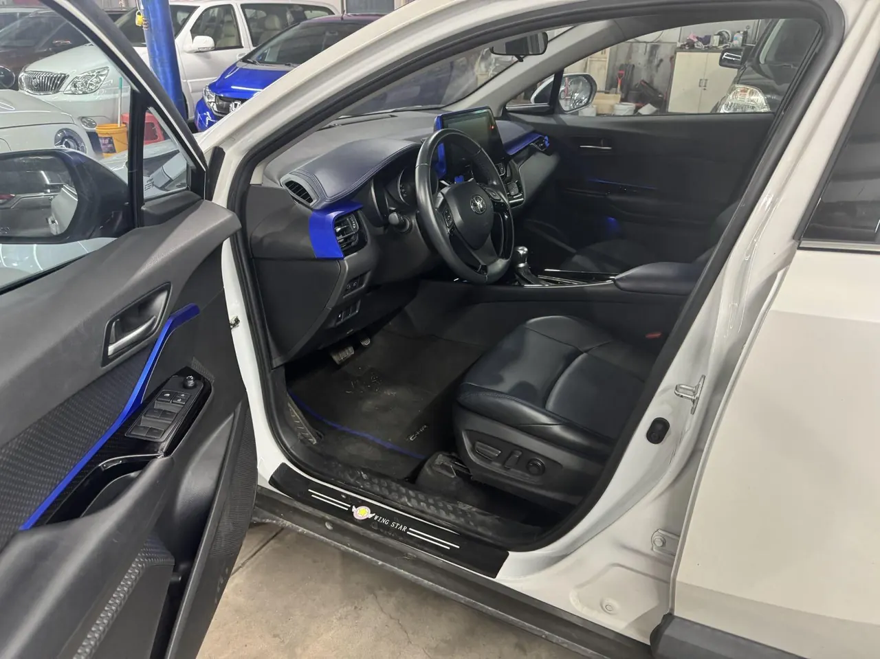 Toyota 2021 C- HR 2.0 Stepless Deluxe Edition Automatic Gear 3