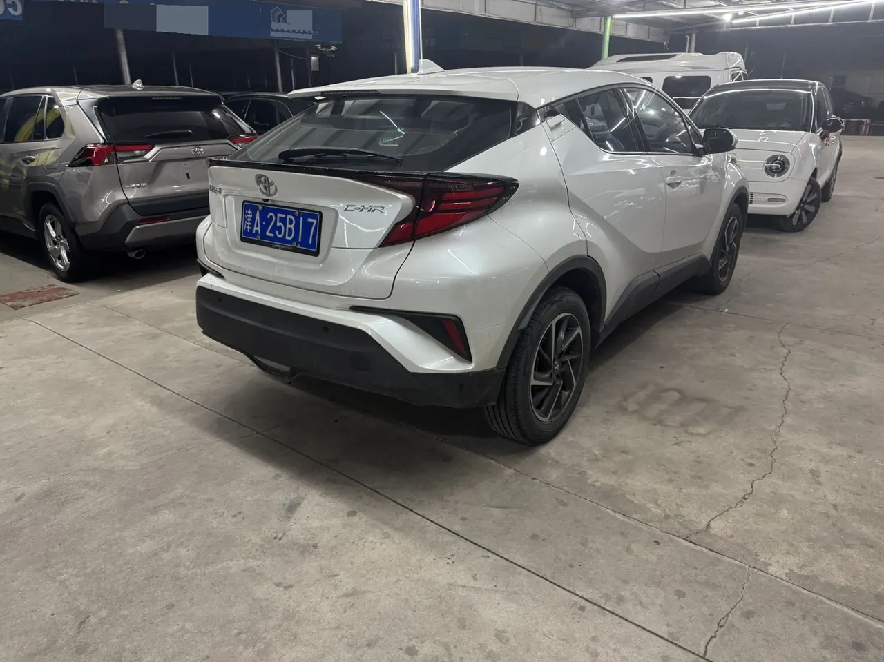 Toyota 2021 C- HR 2.0 Stepless Deluxe Edition Automatic Gear 8