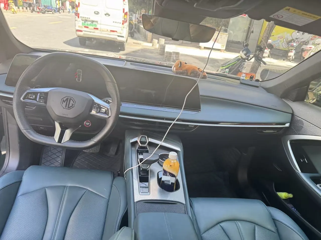 MG 2025 MG7 1.5T 300 Deluxe Edition Automatic Gear 4