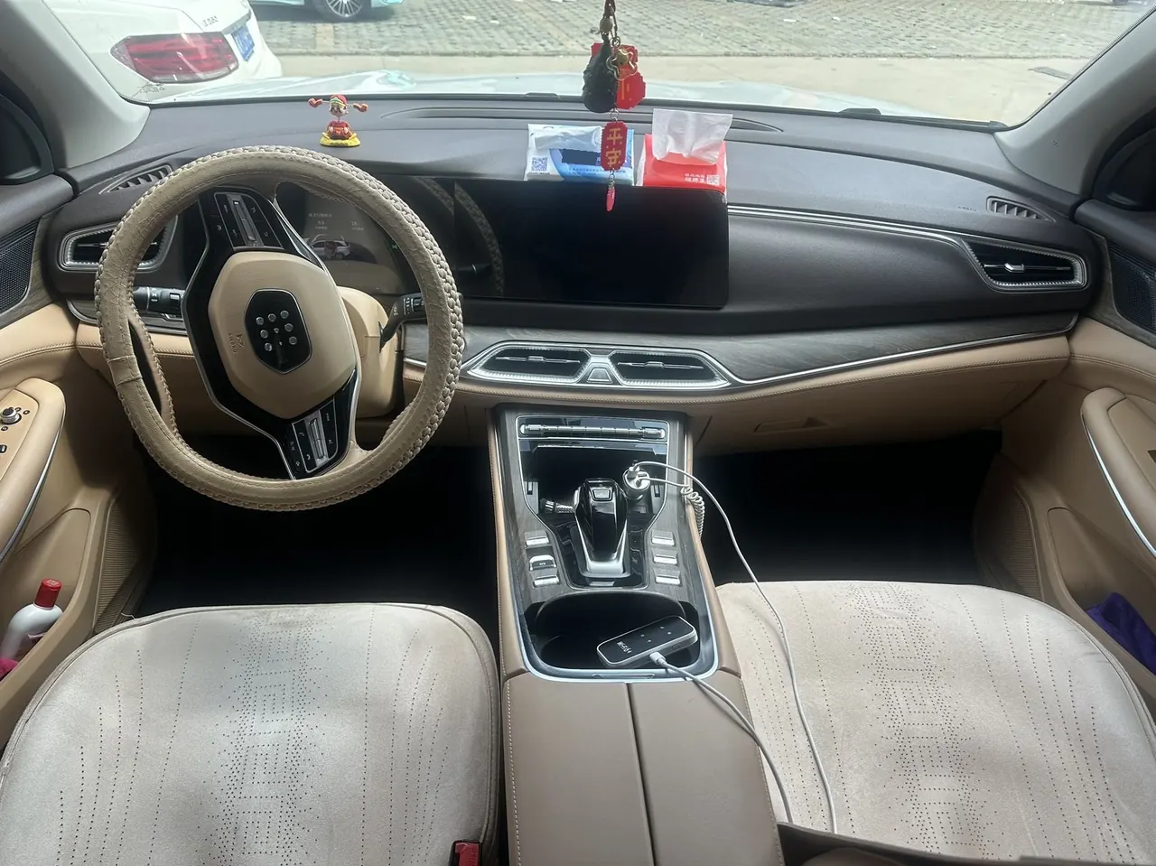 LanDian 2024 LanDian E5 1.5 stepless glory version 100KM exclusive 7-seat automatic gear 4