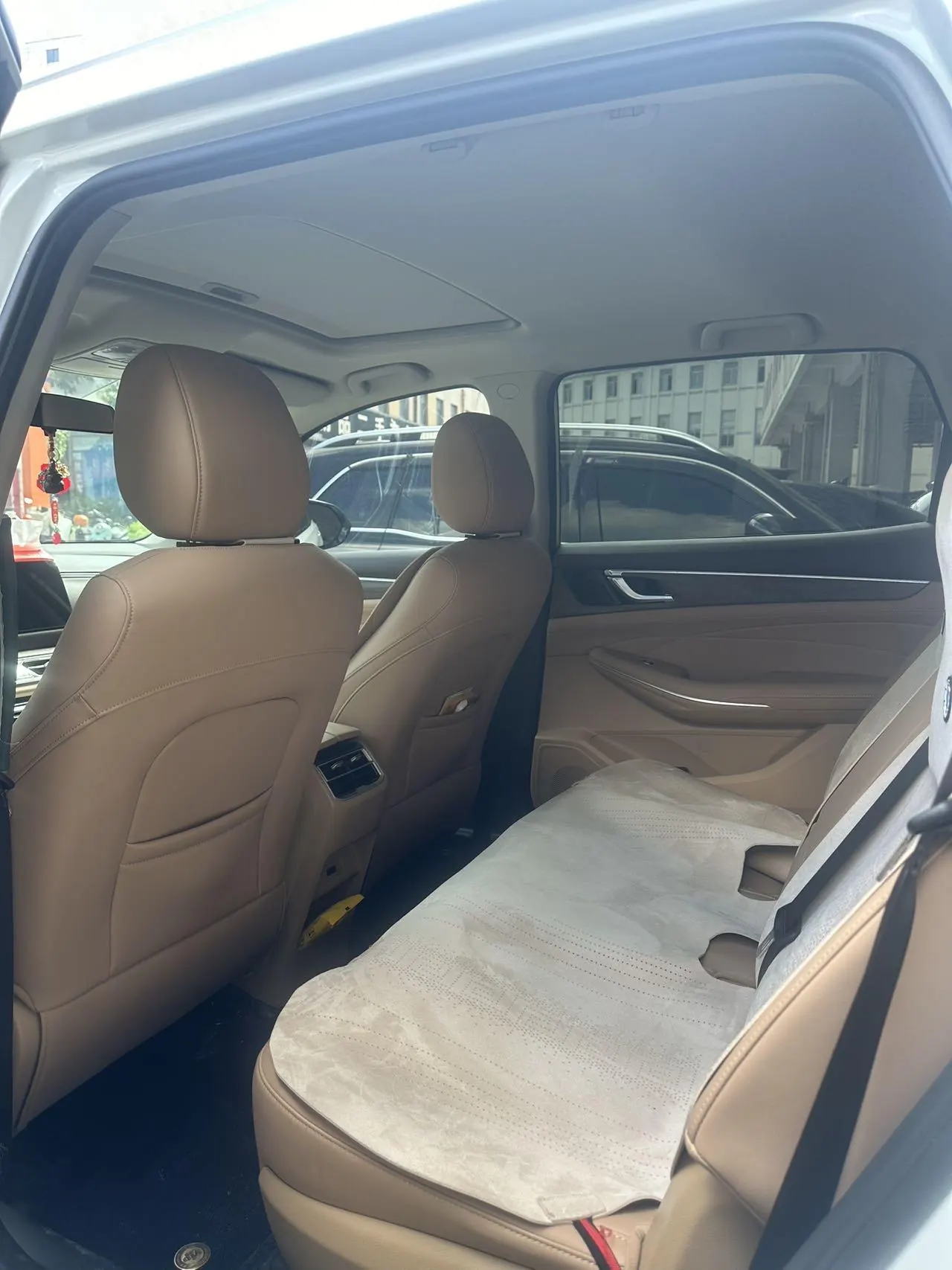 LanDian 2024 LanDian E5 1.5 stepless glory version 100KM exclusive 7-seat automatic gear 5