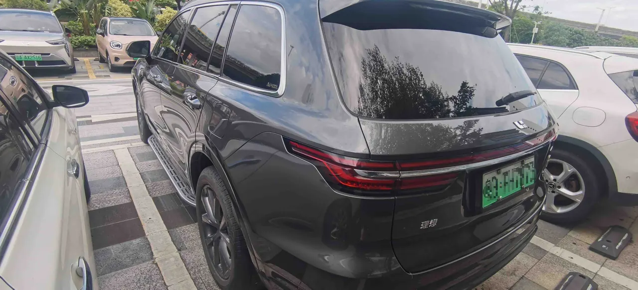 Li 2020 ONE 1.2T extended range 6-seat automatic gear 4