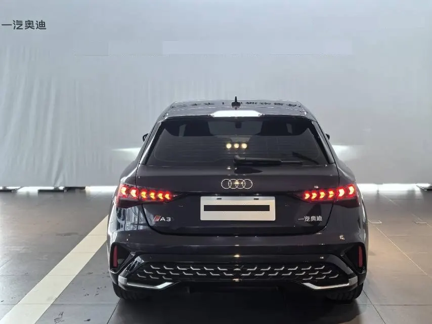 Audi 2025 A3 Sportback 1.5TFSI 35TFSI Flying Premium Automatic Gear 3
