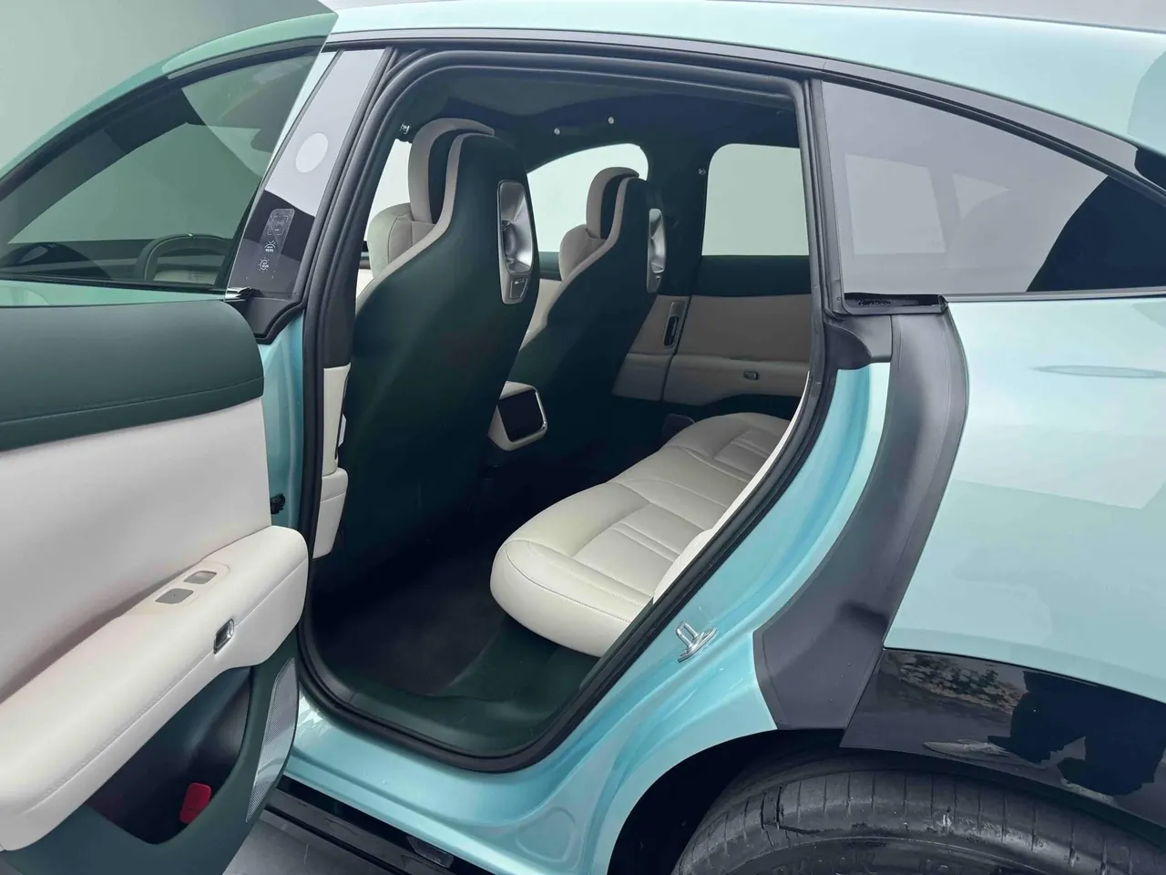 MI 2025 YU7 Long Endurance Rear Drive Automatic Gear 8