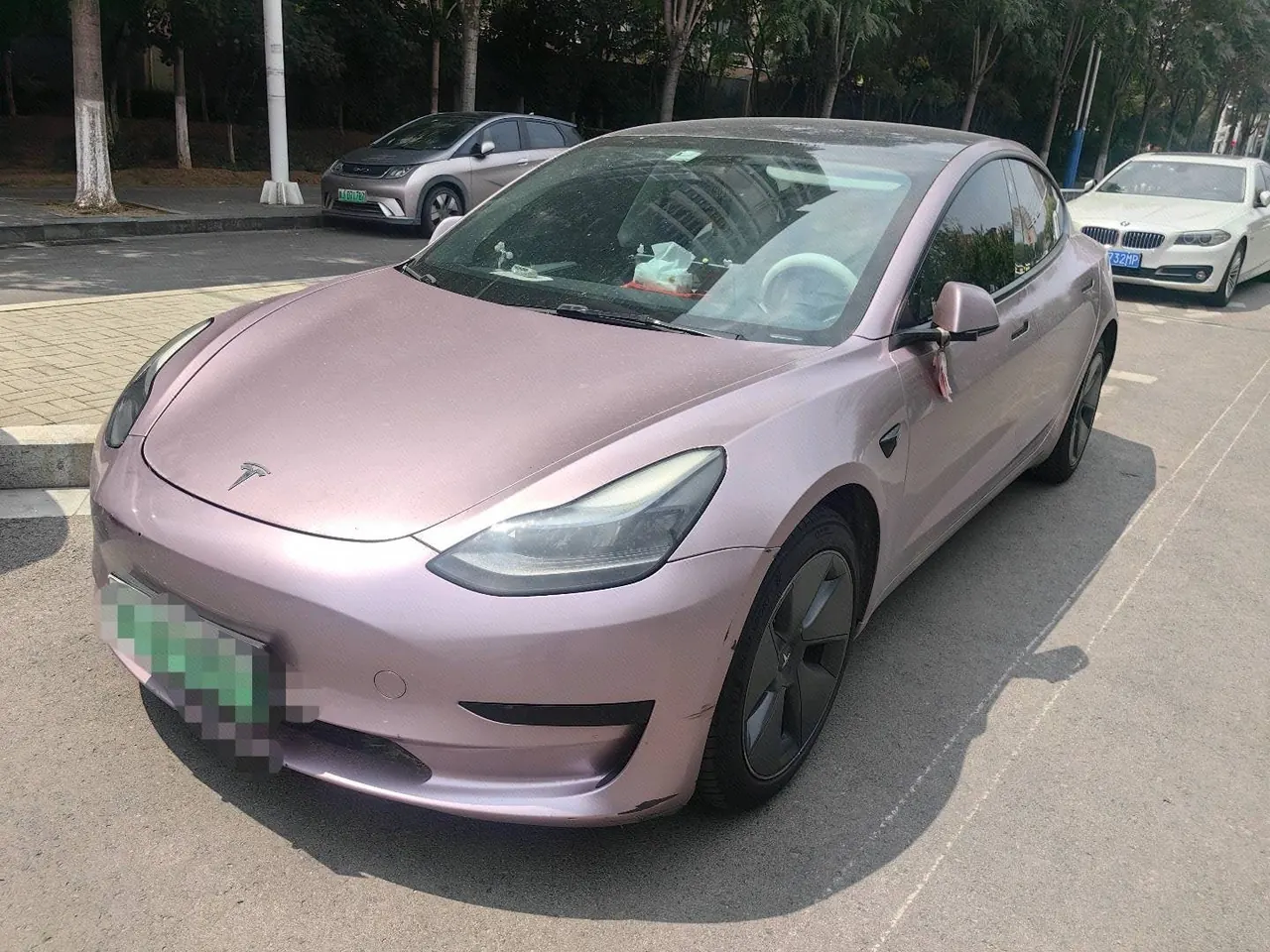 Open image lightbox: Tesla 2022 Model 3 rear-wheel drive version of automatic transmission