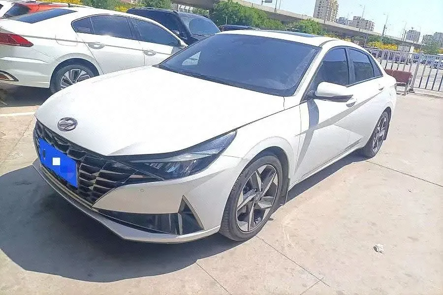 打开图片灯箱:Hyundai 2022 Elantra-Sanxiang 1.5 Stepless 20th Anniversary Automatic Gear
