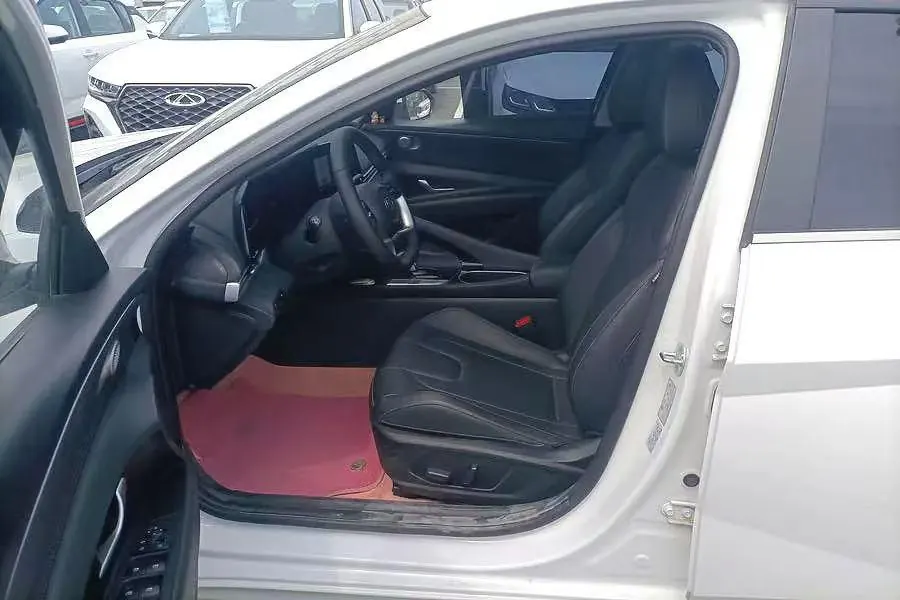 Hyundai 2022 Elantra-Sanxiang 1.5 Stepless 20th Anniversary Automatic Gear 2