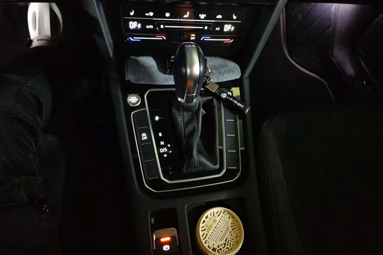 Volkswagen 2020 Magotan 2.0TSI 330TSI luxury automatic transmission 8