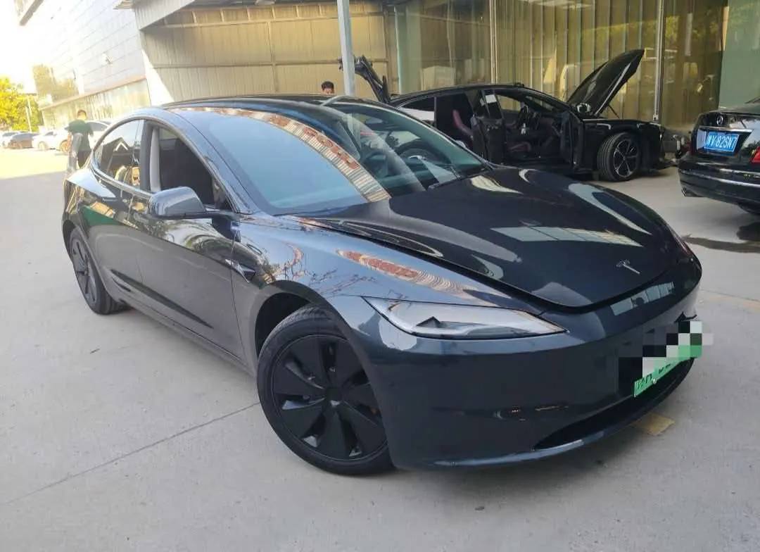 Tesla 2025 Model 3 rear-wheel drive version of automatic transmission 2