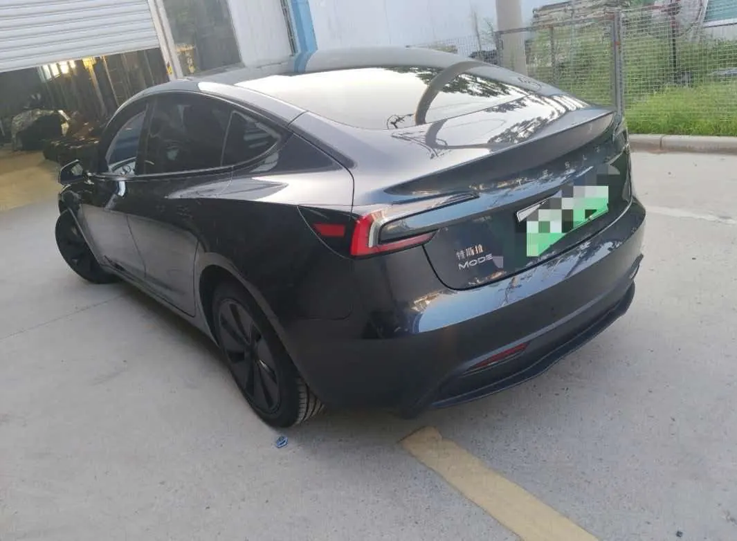 Tesla 2025 Model 3 rear-wheel drive version of automatic transmission 4