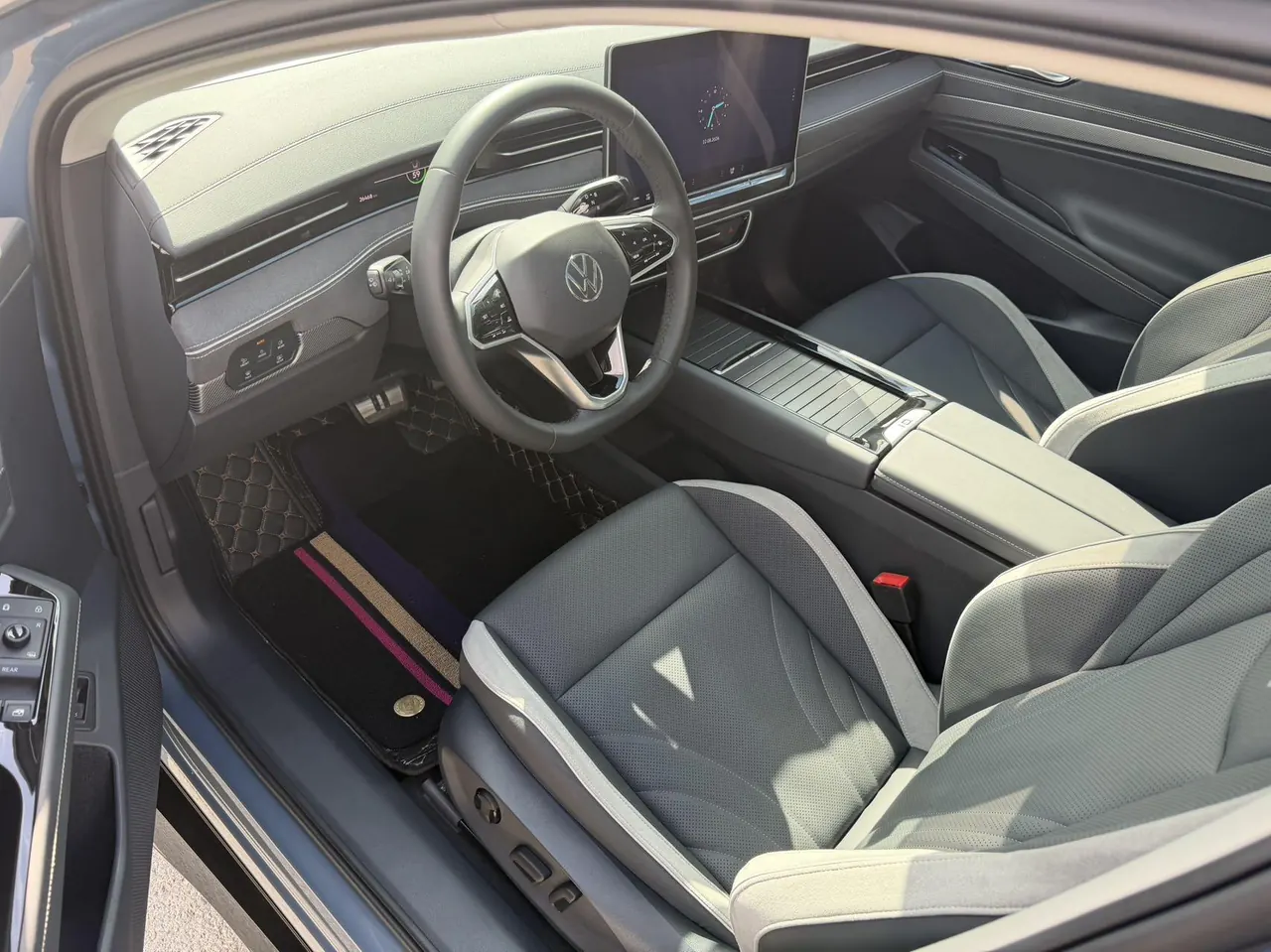 Volkswagen 2024 ID. 7 VIZZION PRO automatic transmission 8