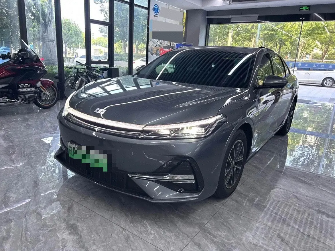 Open image lightbox: Geely Galaxy 2025 A7 EM-i 1.5 70km Premium Edition Automatic Gear