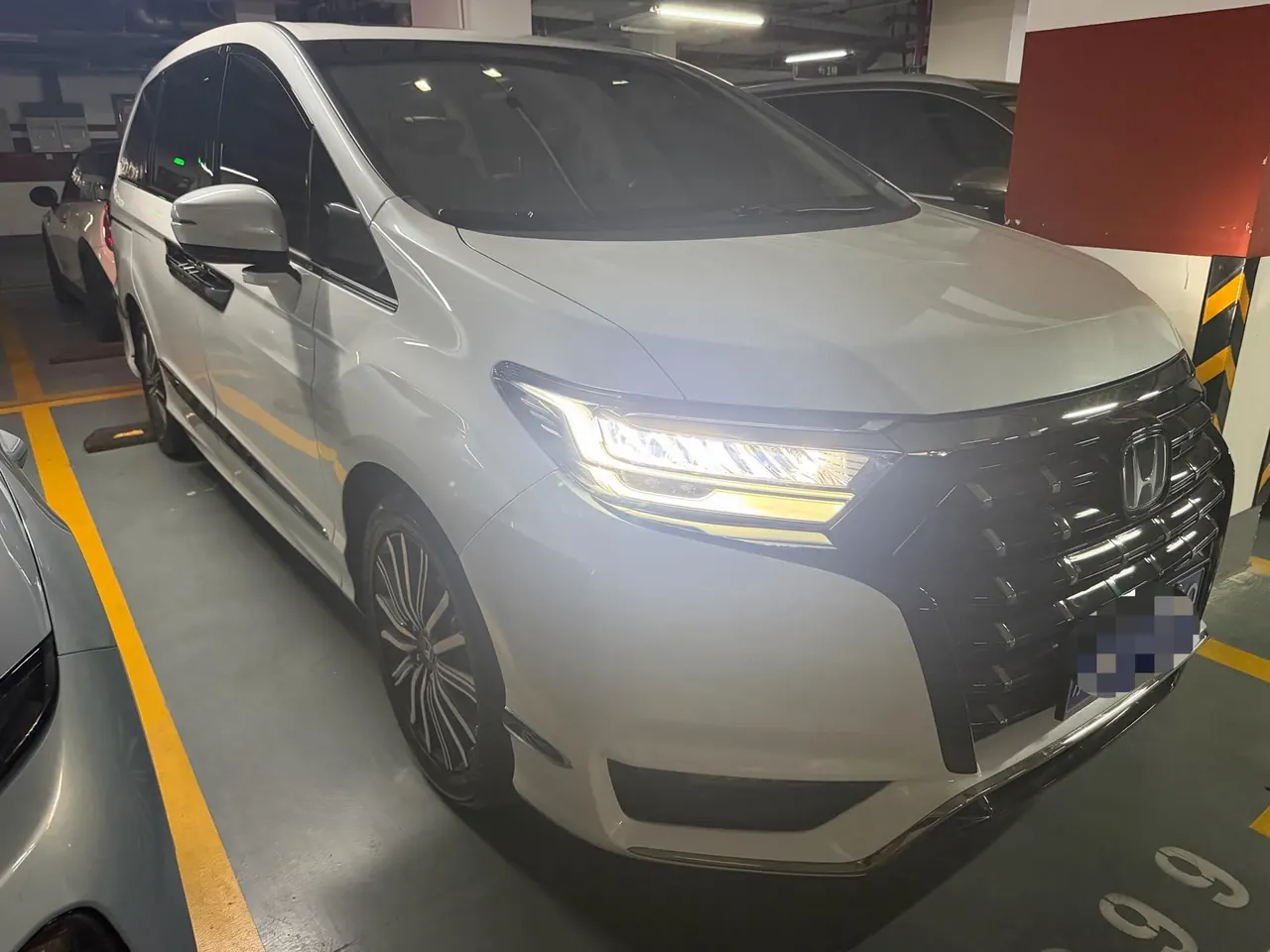 Honda 2022 Ailishen Hybrid 2.0 Stepless Deluxe Automatic Gear 3
