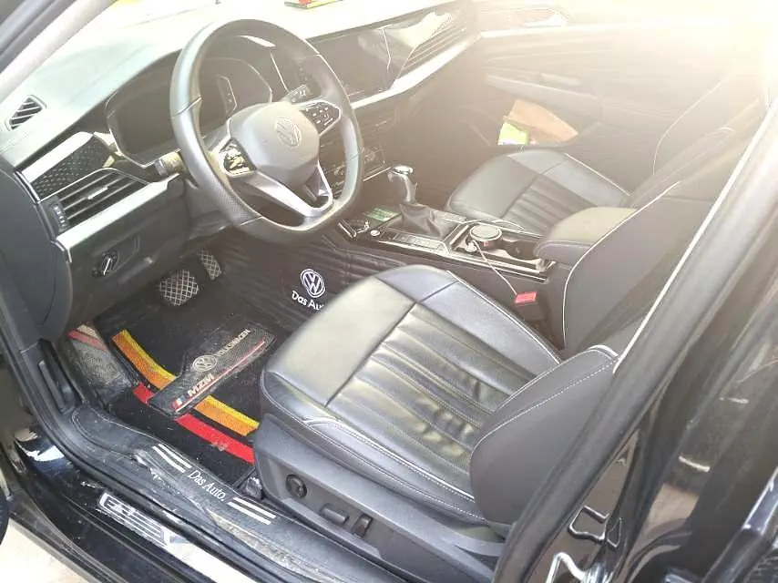 Volkswagen 2022 Passat 2.0TSI 330TSI Premium Edition Automatic Gear 2