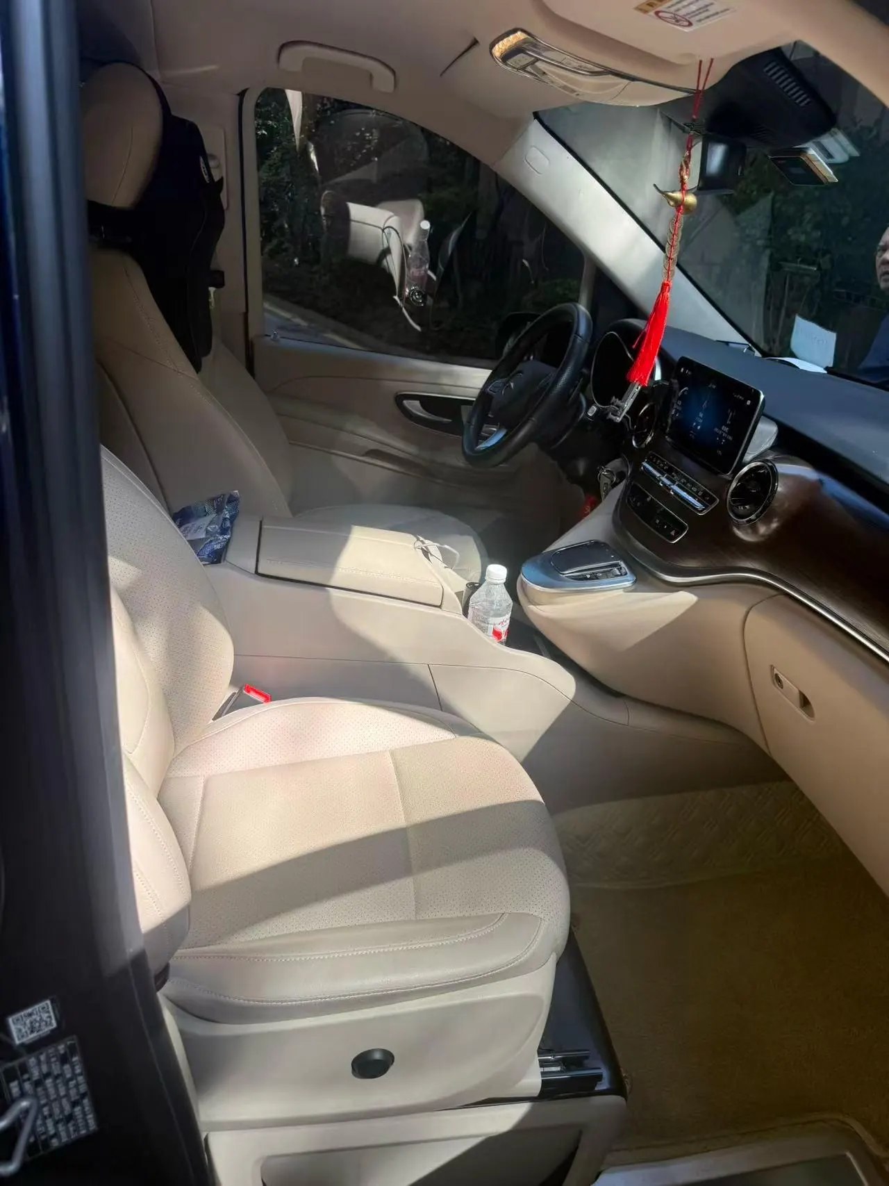 Mercedes Benz Class V 2022V 260 2.0T Pilot Edition Automatic Gear 4