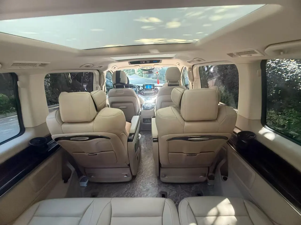 Mercedes Benz Class V 2022V 260 2.0T Pilot Edition Automatic Gear 7