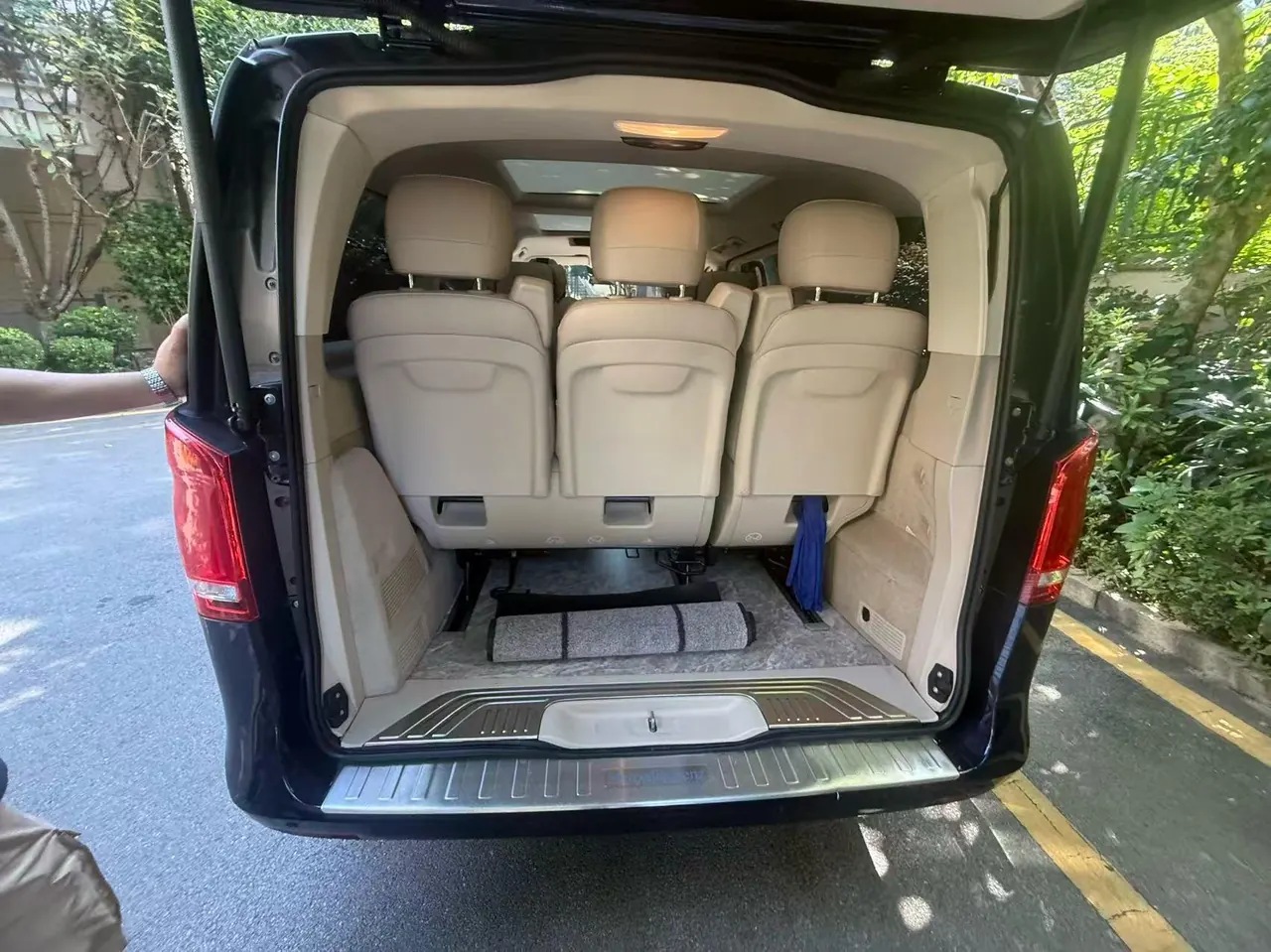 Mercedes Benz Class V 2022V 260 2.0T Pilot Edition Automatic Gear 8