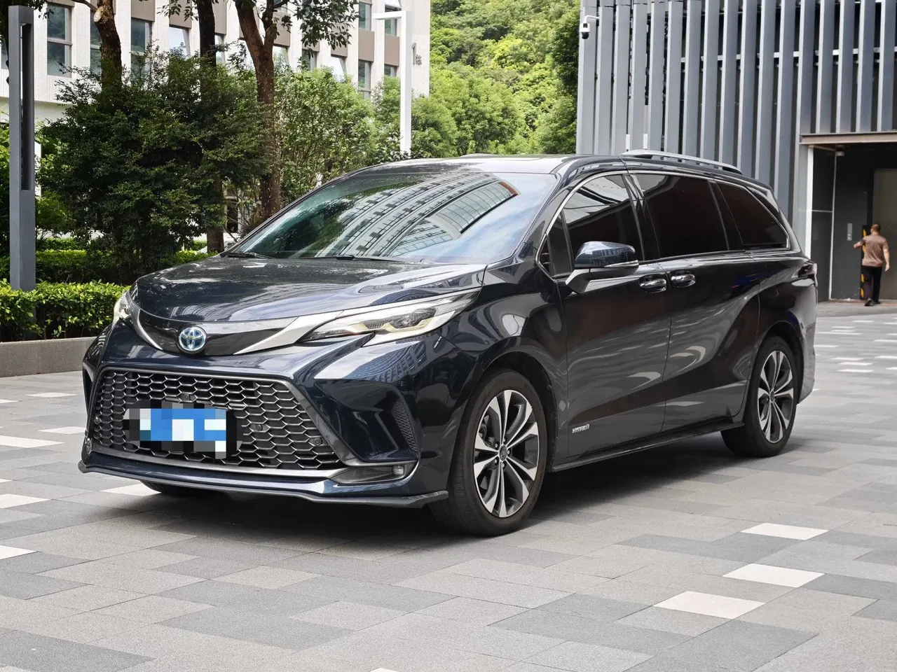 打开图片灯箱:Toyota 2022 Grevia HYBRID 2.5 Stepless Premium Edition Automatic Gear