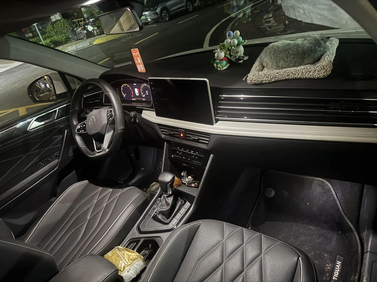Volkswagen 2022 Tiguan L 2.0TSI 330TSI Two-Drive Smart Edition Automatic Gear 6