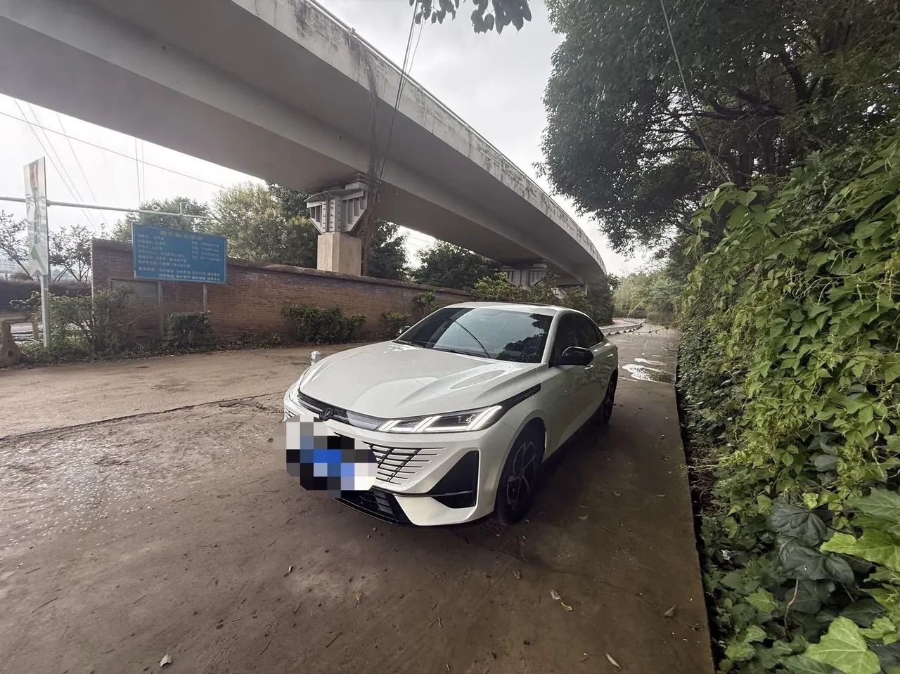 Open image lightbox: ChangAn 2026 Yi Dong 1.5T 500Bar Jin Xiang Automatic Gear